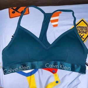 CK light sports bra